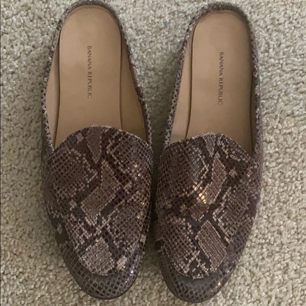 Snakeskin print sling back Slide
